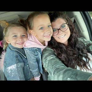 Meet your Posher, Hillary